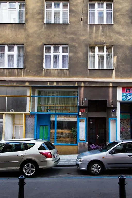 Apartment Ve Smeckach With A Big Terrace Prague
